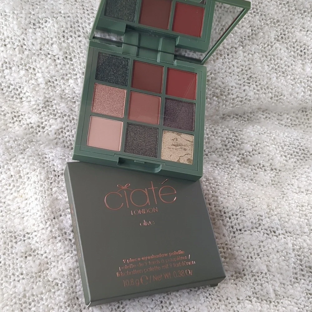 Ciaté London Trend 9 Shade Eyeshadow Palette in Olive, 10.8g/0.38oz